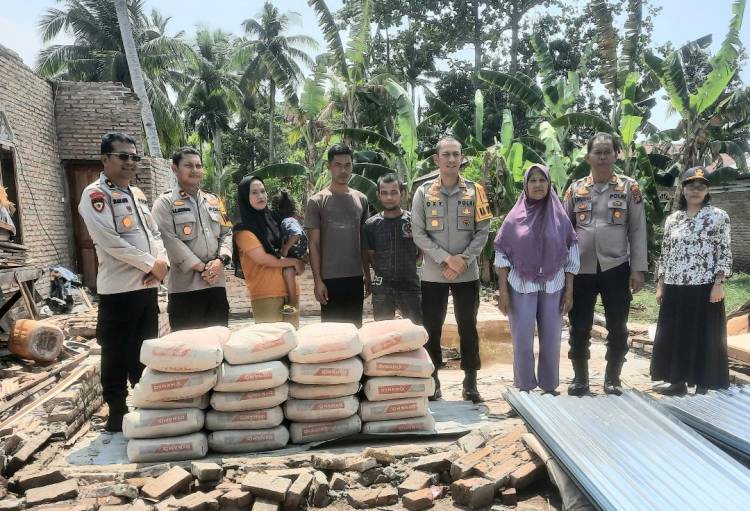 Kapolres Sergai Bantu Korban Terdampak Puting Beliung