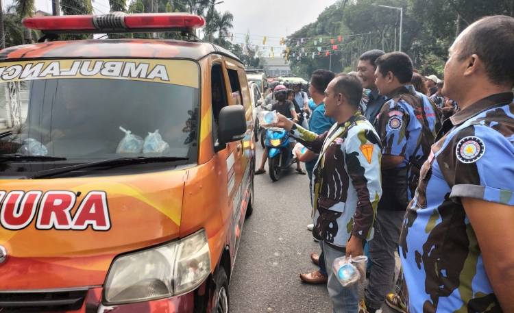IPK Bagikan Seribuan Bungkus Takjil di Pematangsiantar