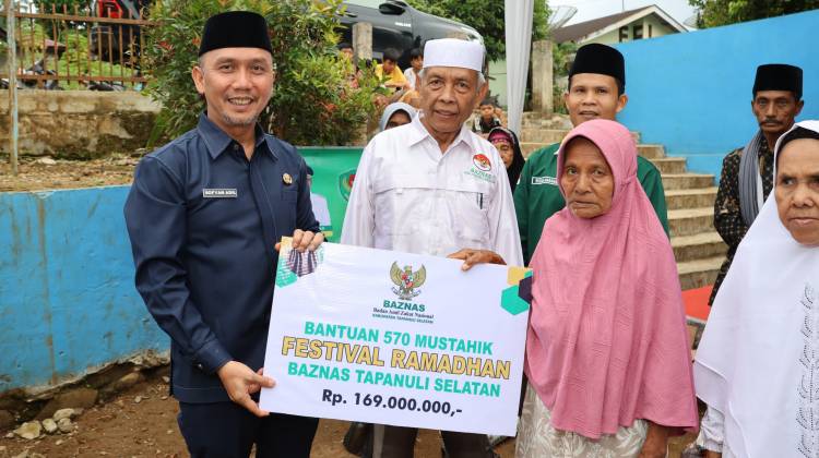 Safari Ramadan 1445 H di Marancar, Bupati Tapsel Ajak Jemaah Banyak Bersedekah