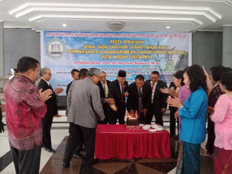 Pesta Bona Taon dan HUT ke-24 Pomparan Raja Mangarobean Siagian dohot Boruna Kota Medan Sukses