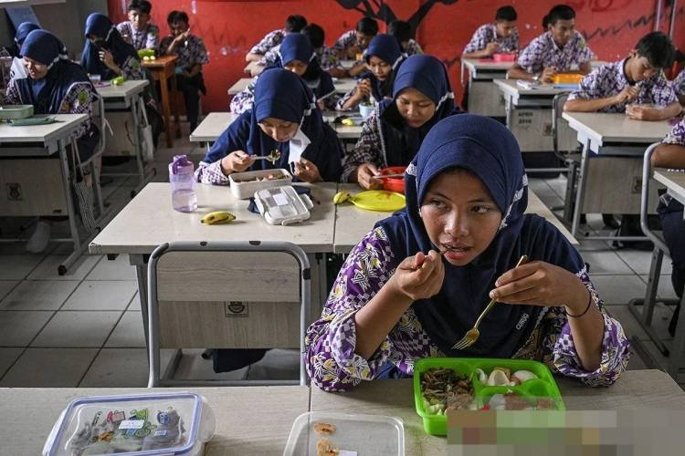 Perhimpunan Guru Tolak Program Makan Siang Gratis Pakai Dana BOS