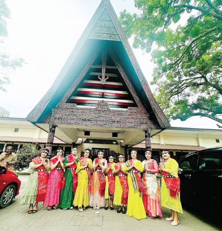 Seni Etnik Lintas Generasi Parboras