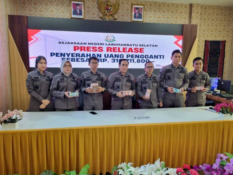 Kejari Labusel Menerima Pengembalian Kerugian Negara Pengadaan Hewan Ternak TA 2020-2021