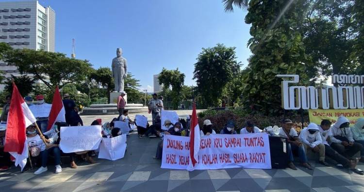 Aksi Damai di Surabaya, Massa Dukung Pemilu Damai-Hasil Rekapitulasi KPU