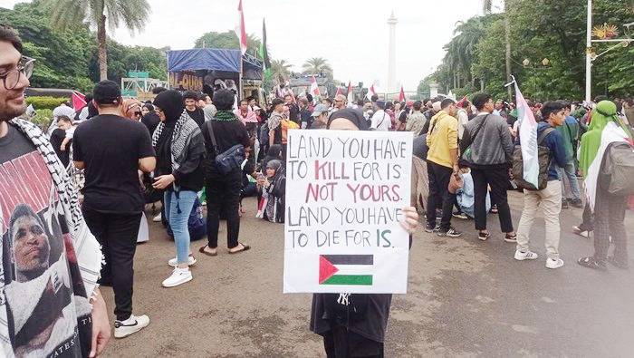 Massa Aksi Bela Palestina Long March dari Kedubes AS ke Patung Kuda