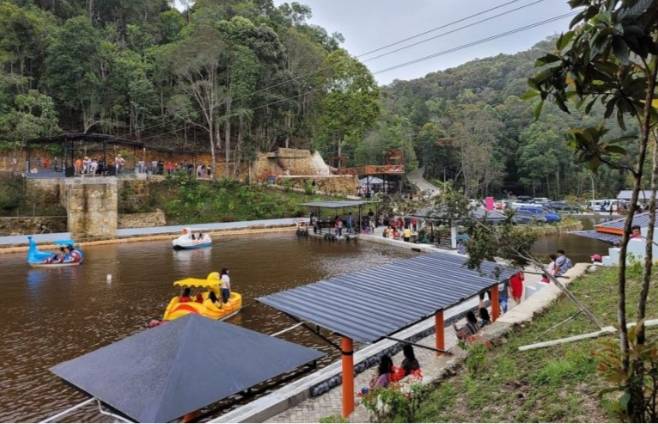 Ribuan Pengunjung Padati Objek Wisata Tuan Nagani Paradise di Humbahas