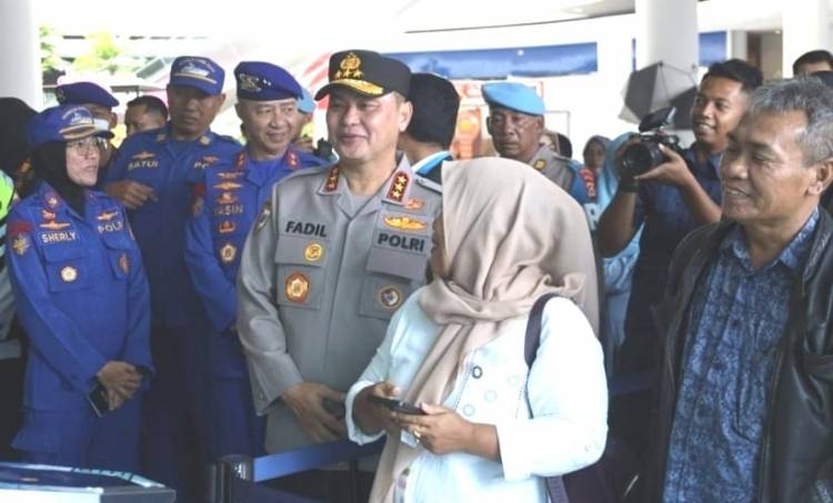 Kabaharkam Polri Tinjau Pengamanan Arus Mudik di Pelabuhan Merak