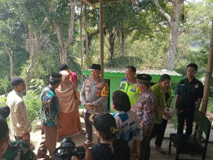 Kapolda Sumut Bantu Semen untuk Pembangunan Masjid Al-Falah Sukanalu Karo