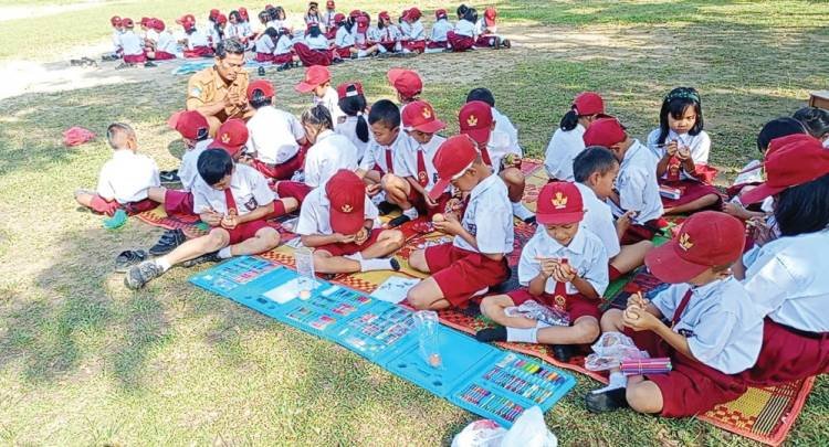 Siswa SDN Percontohan 091317 Pamatangraya Ikuti Ibadah Paskah