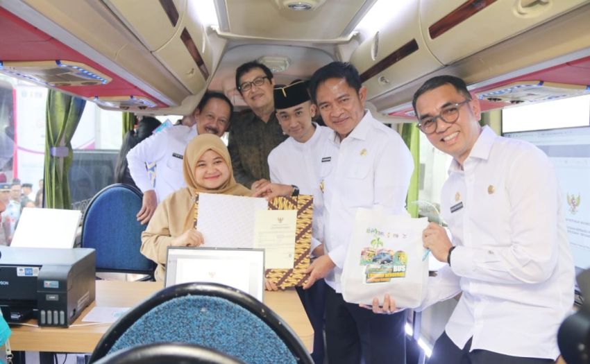 Pj Gubernur Sumut Luncurkan Bus Perizinan Berusaha