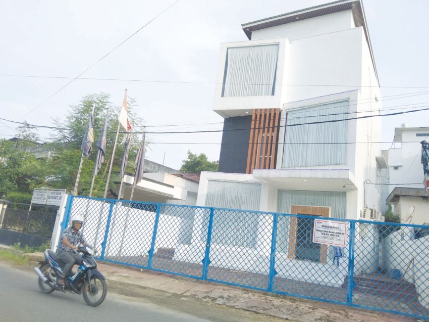 KPK Sita Kantor Nasdem dan Pabrik Sawit Diduga Milik Bupati Labuhanbatu