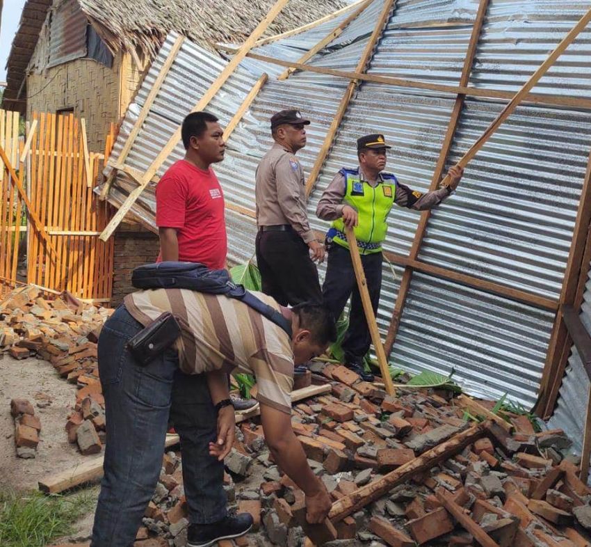 Hujan Disertai Angin Kencang, Satu Unit Rumah di Tebingtinggi Rusak