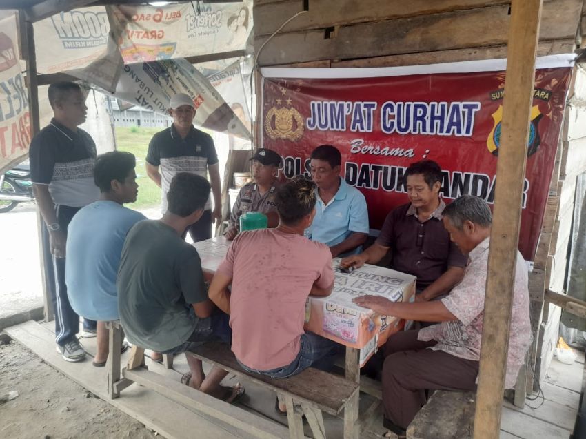 Kapolsek Datuk Bandar Tanjungbalai Pimpin Jumat Curhat