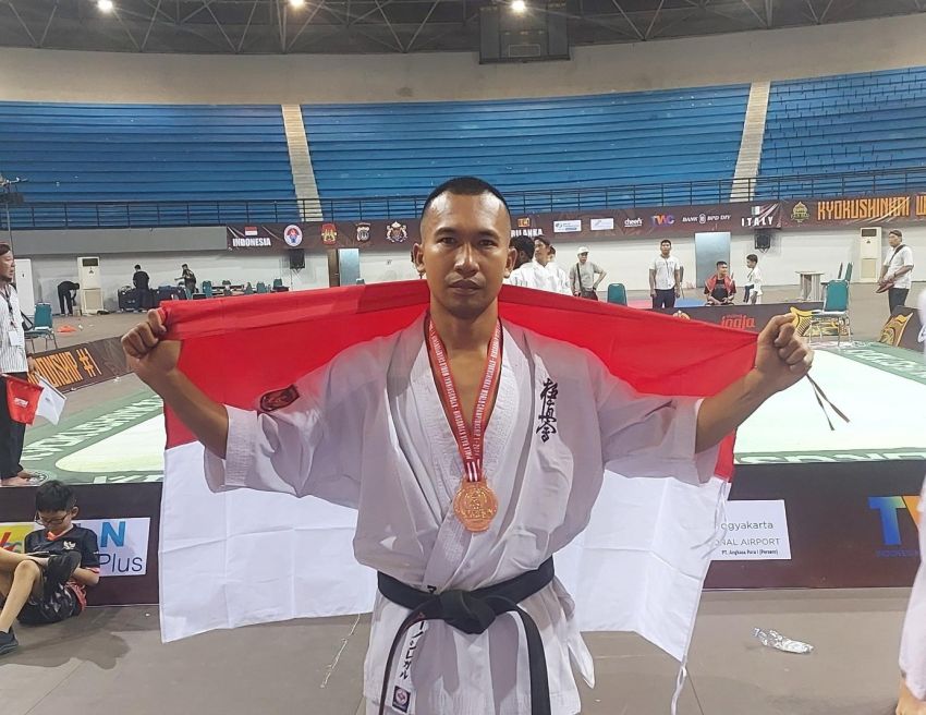 Frans Rocky Siregar Juara 3 di Kejuaraan Raja Hamengku Buwono World Championship