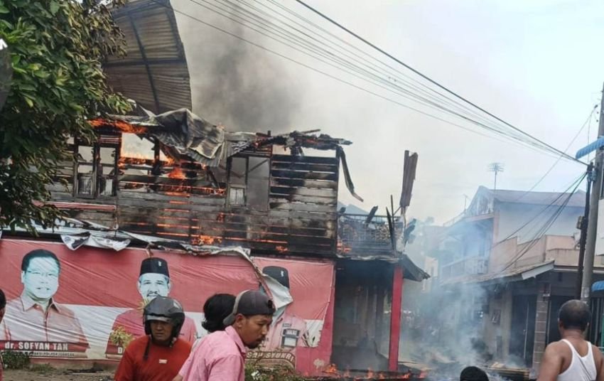 5 Unit Rumah Semi Permanen Terbakar di Tanjungmorawa