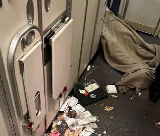 Korban Tewas Turbulensi Singapore Airlines Pria WN Inggris