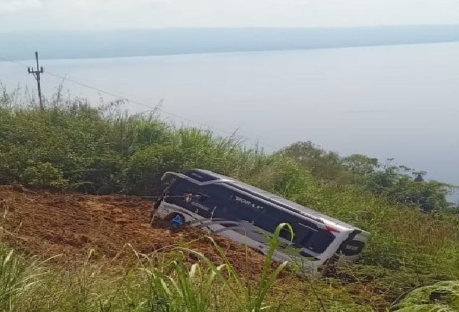 Mobil Rombongan Pesta Tertimbun Tanah Longsor di Janji Raja Samosir, Satu Orang Meninggal Dunia