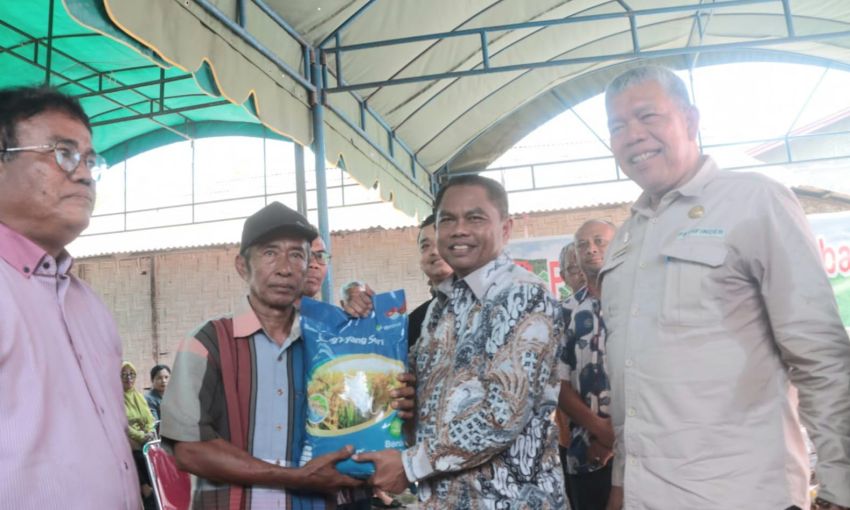 Petani Sergai Dapat Bantuan Pupuk dan Benih Padi dari Swasta
