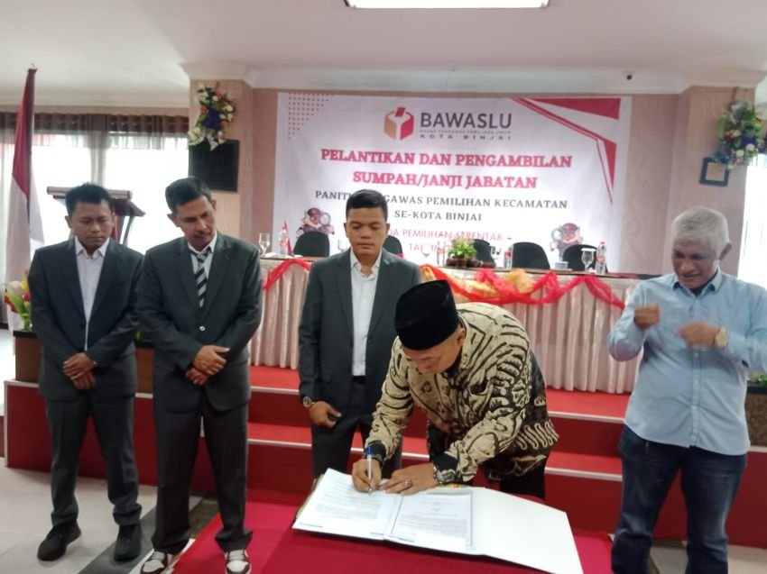 Bawaslu Binjai Lantik 15 Anggota Panwascam Untuk Pilkada 2024