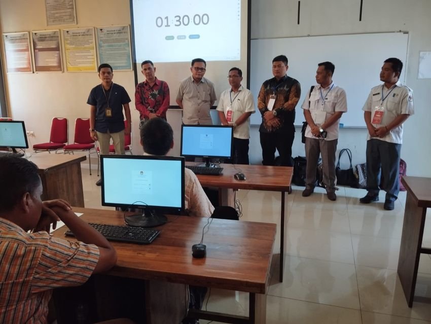 154 Peserta Ikuti Seleksi Tertulis Calon Anggota PPK Pilkada 2024 se-Kota Binjai