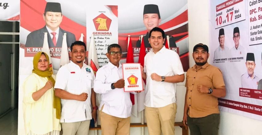 Bacalon Bupati Simalungun Azi Pangaribuan Kembalikan Formulir Pendaftaran ke Partai Gerindra