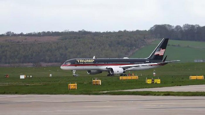 Pesawat Pribadi Donald Trump Tabrakan di Bandara Florida