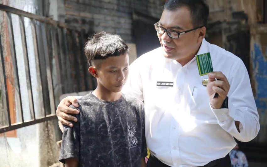 Dinkes Deliserdang Bagi 150 KIS di Batangkuis, Ajak Warga Tak Bingung Lagi Mau Berobat