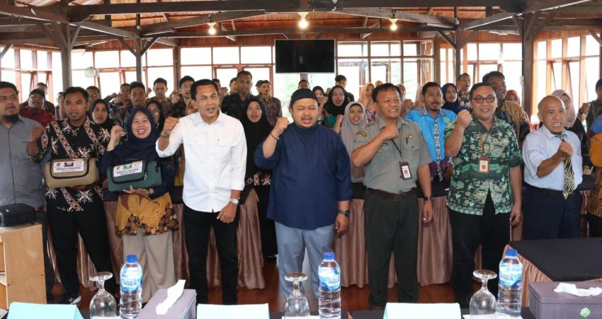 Bupati Tapsel Buka Bimtek dan Sertifikasi