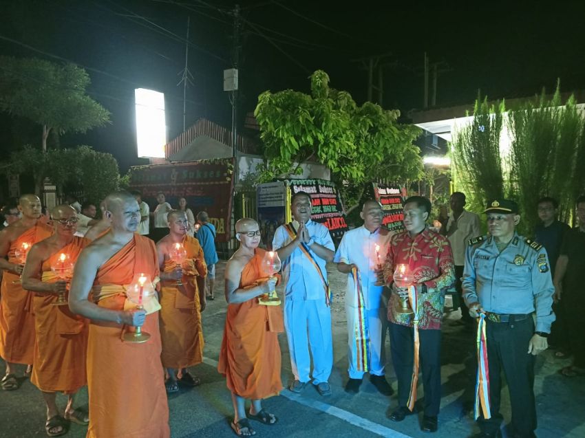 Rayakan Hari Waisak, MBMI Tebingtinggi Gelar Pawai Pradaksina