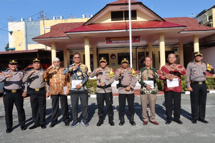 Kapolres Pematangsiantar Pimpin Pelepasan Purnabakti 4 Personel