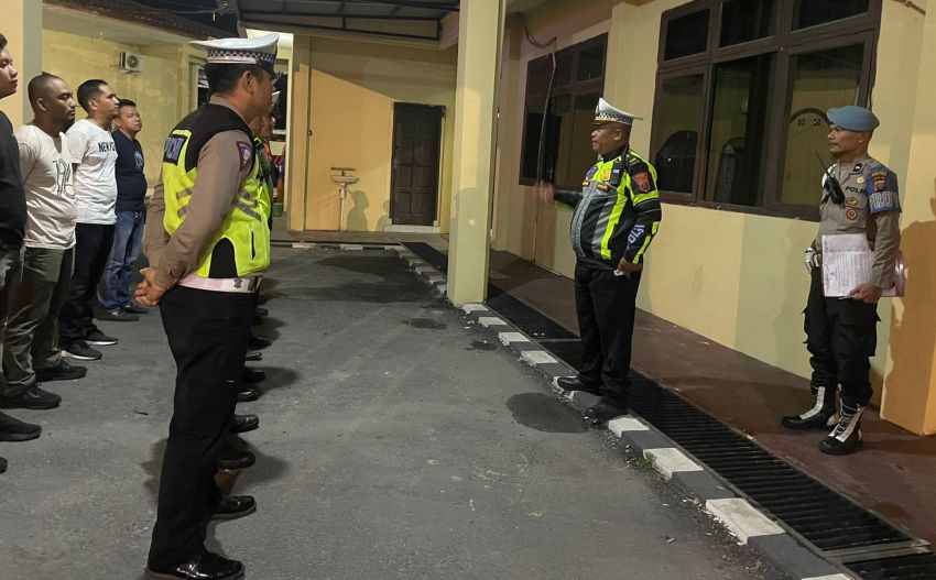 KBO Lantas AKP Hotben Pasaribu Pimpin Patroli KRYD Malam Hari