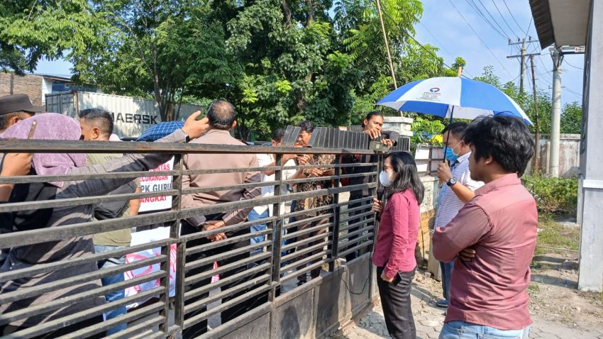 Sekelompok Massa Datangi Kantor Perwakilan Ombudsman Sumut