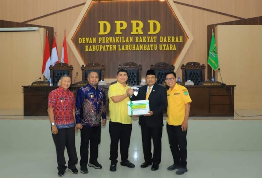 Bupati Labura Sampaikan Nota Pengantar Ranperda Pertanggungjawaban APBD 2023