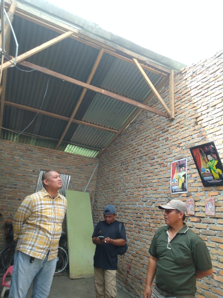 Atap Dua Rumah Warga di Batangkuis "Diterbangkan" Puting Beliung