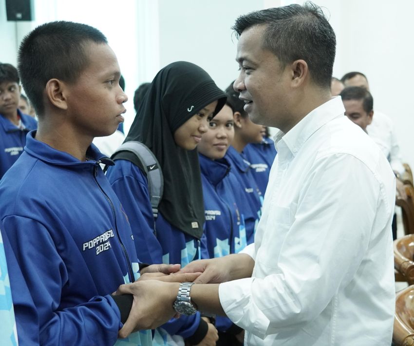 Lepas Kontingen Popprovsu, Pj Wali Kota Minta Atlet Junjung Sportivitas dan Harumkan Tebingtinggi