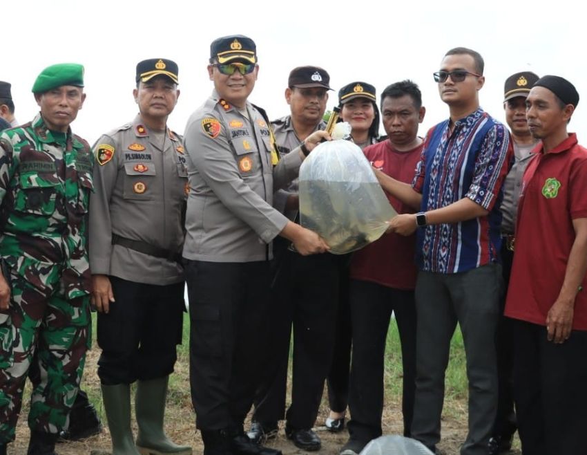 Jelang HUT ke-78 Bhayangkara, Polres Belawan Baksos Ketahanan Pangan di Nelayan Indah