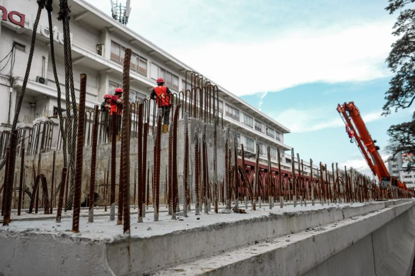 Progressnya Sudah 52 Persen, Overpass akan Urai Kemacetan di Jalan Stasiun dan Drop Off Penumpang