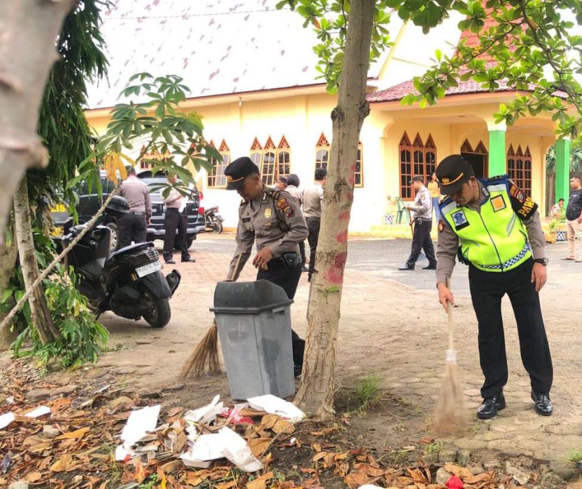 Sambut HUT ke-78 Bhayangkara, Polsek Padang Hilir Gelar Bakti Sosial di Rumah Ibadah