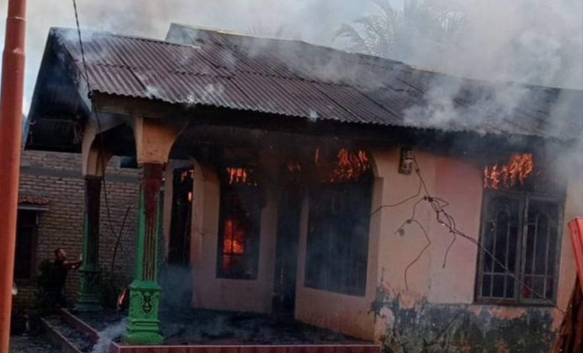 Rumah Hj Jaima Ritonga di Silumajang Labura Terbakar