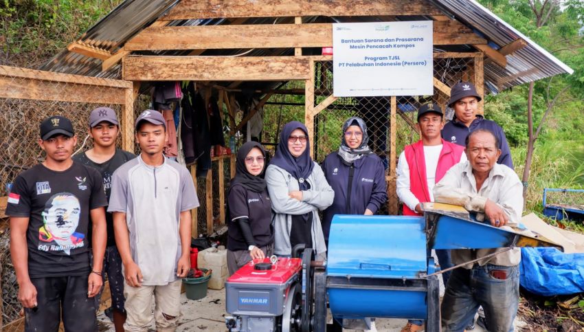 Pelindo Serahkan Bantuan Kapal Pengangkut dan Mesin Penghancur Eceng Gondok di Samosir