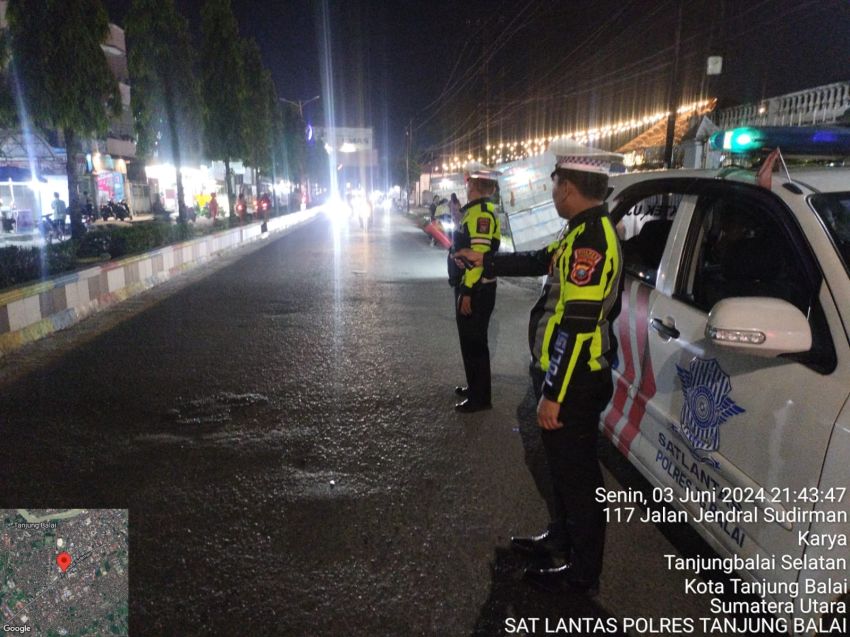 Kasat Lantas Polres Tanjungbalai Pimpin Blue Light Patrol Malam Hari