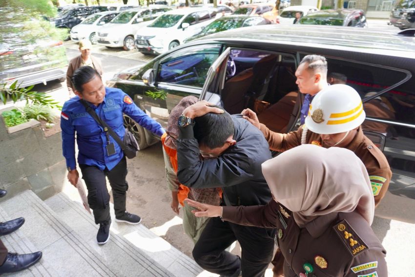 Kejaksaan Tangkap Tersangka Korupsi Suap untuk Penerbitan SHM