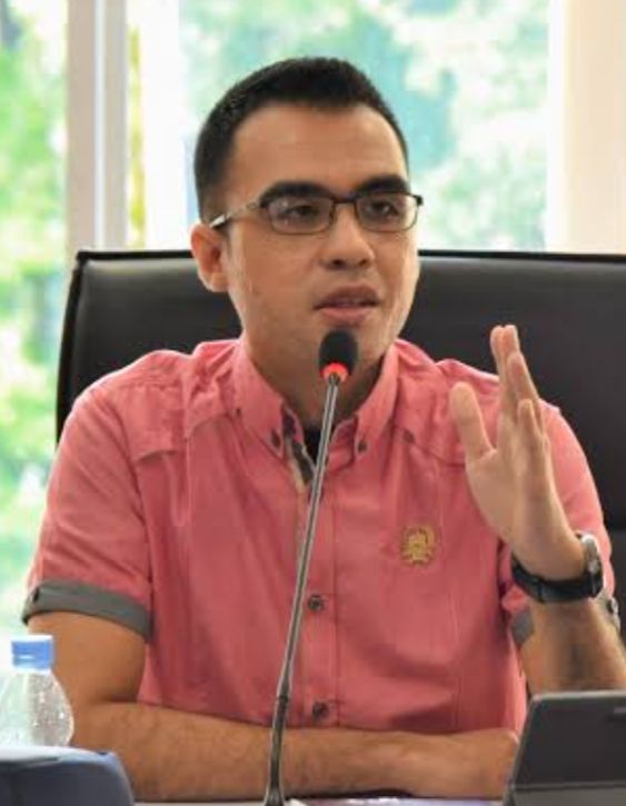 Gubernur Tidak Menganjurkan Parkir Berlangganan