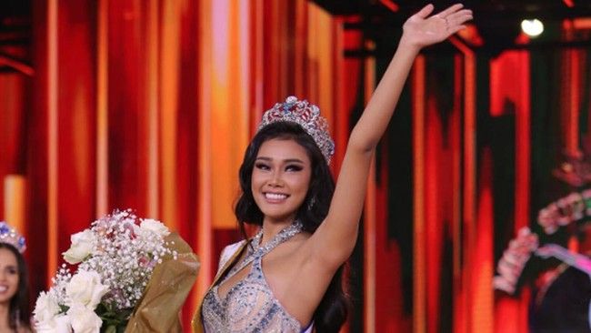 Puteri Indonesia Harashta Juara Miss Supranational 2024