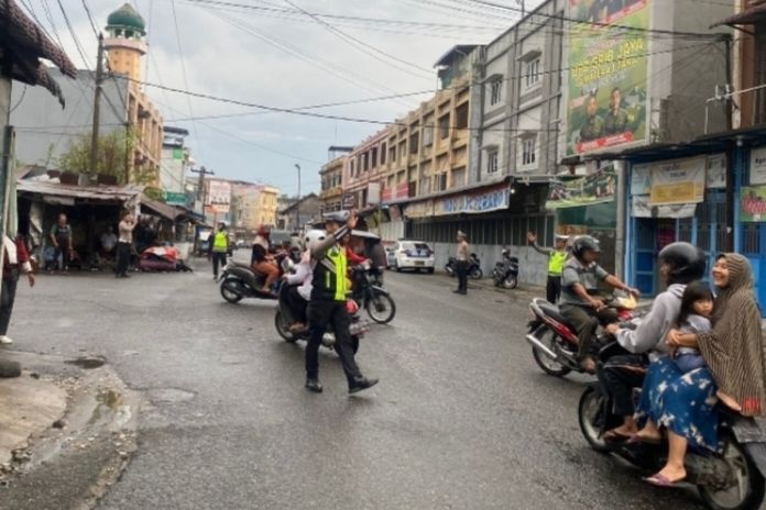 Satlantas Polres Labuhanbatu Jaga Persimpangan Padat Arus Lalin