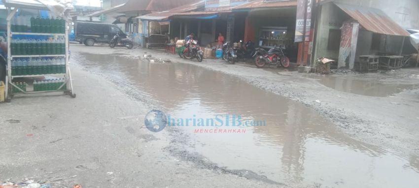 Jalan Protokol di Medang Deras Batubara Bagai Kubangan Kerbau