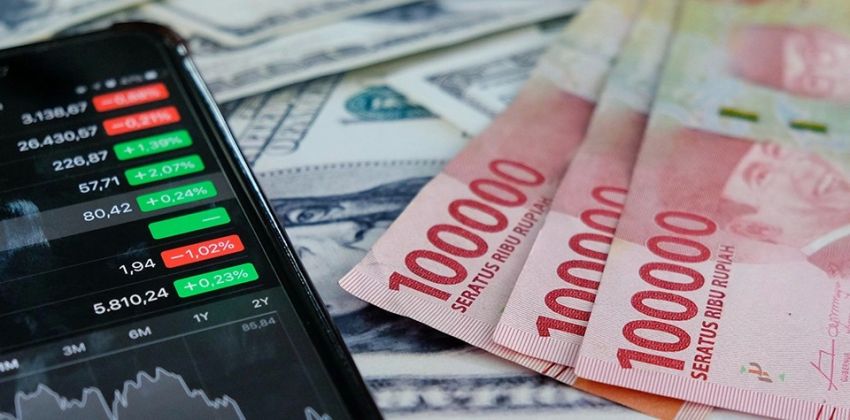 IHSG dan Rupiah Melemah Jelang Rilis Data Inflasi AS