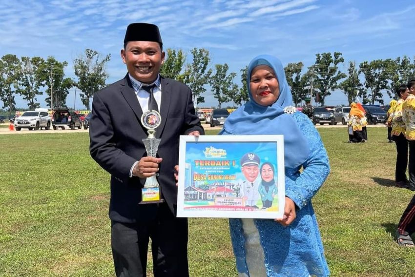 Kantor Desa Gunungmelayu Terbersih di Labura Tahun 2024, Bupati Berikan Piala