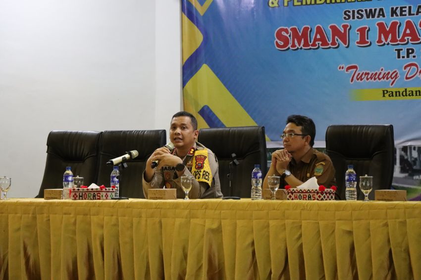Kapolres Tapteng Ajak Siswa SMA Matauli Patuh Berlalulintas dan Bijak Bermedsos