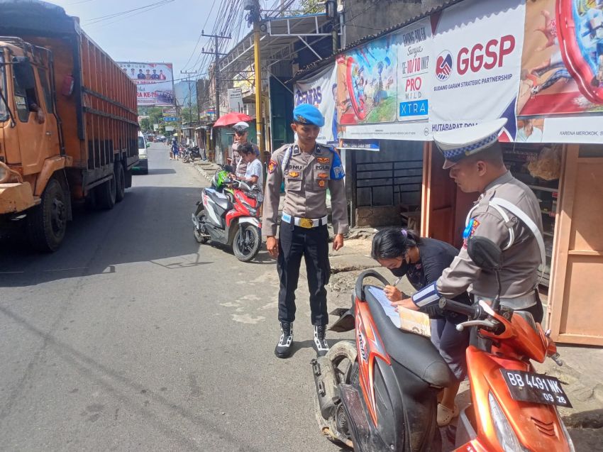 Operasi Patuh Toba 2024 di Sibolga Tilang Pengendara Septor Tidak Pakai Helm